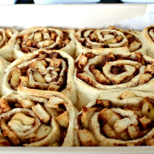 Apple Pie Cinnamon Rolls Recipe