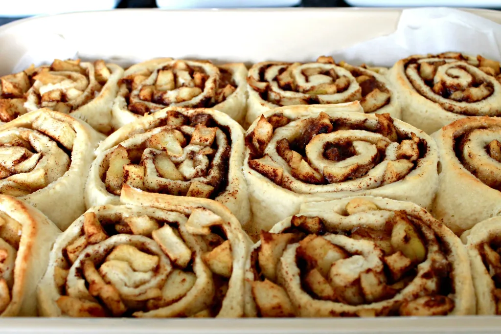 Apple Pie Cinnamon Rolls Recipe